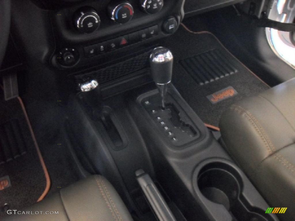2011 Jeep Wrangler Unlimited Sahara 70th Anniversary 4x4 4 Speed Automatic Transmission Photo #48473559