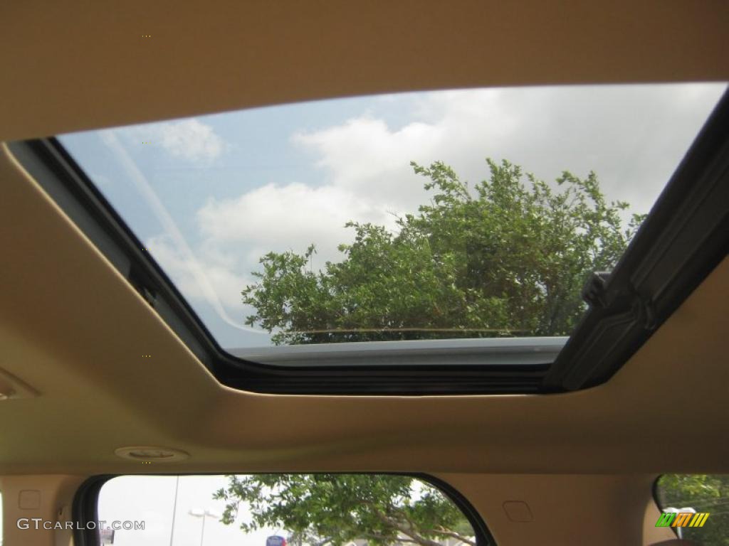 2011 Acadia Denali - White Diamond Tintcoat / Cashmere photo #13