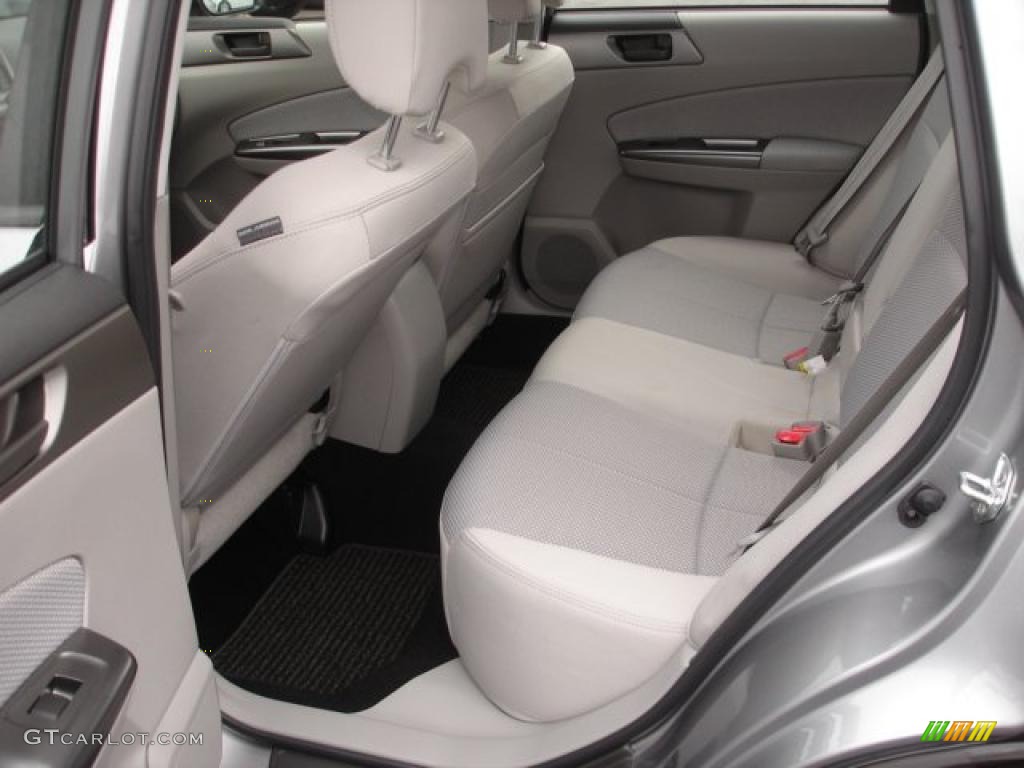 Platinum Interior 2011 Subaru Forester 2.5 X Photo #48474666