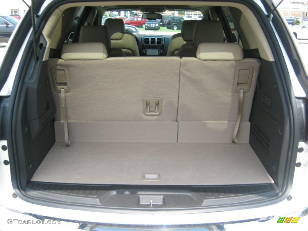 2011 Acadia Denali - White Diamond Tintcoat / Cashmere photo #22