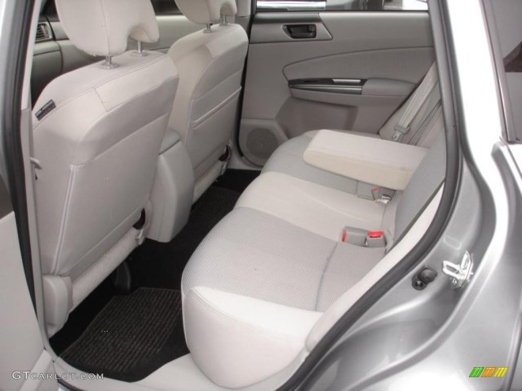 Platinum Interior 2011 Subaru Forester 2.5 X Photo #48474888