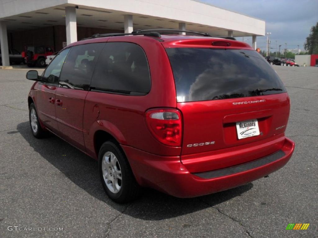 2002 Grand Caravan Sport - Inferno Red Pearl / Sandstone photo #2