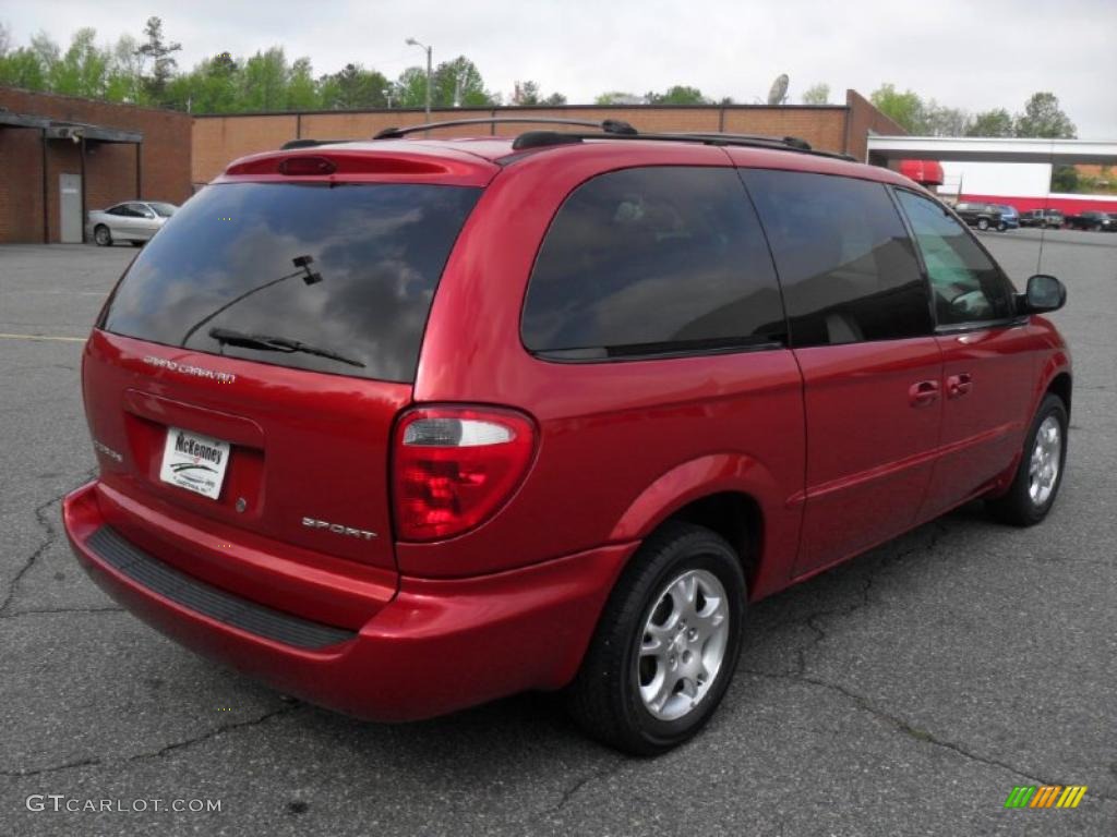 2002 Grand Caravan Sport - Inferno Red Pearl / Sandstone photo #4