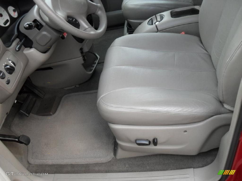 Sandstone Interior 2002 Dodge Grand Caravan Sport Photo #48475110