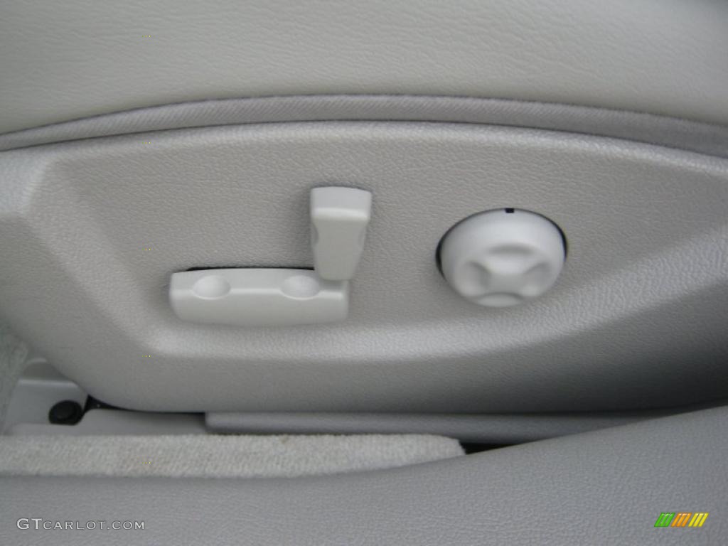 2011 Cadillac STS 4 V6 AWD Controls Photo #48476667