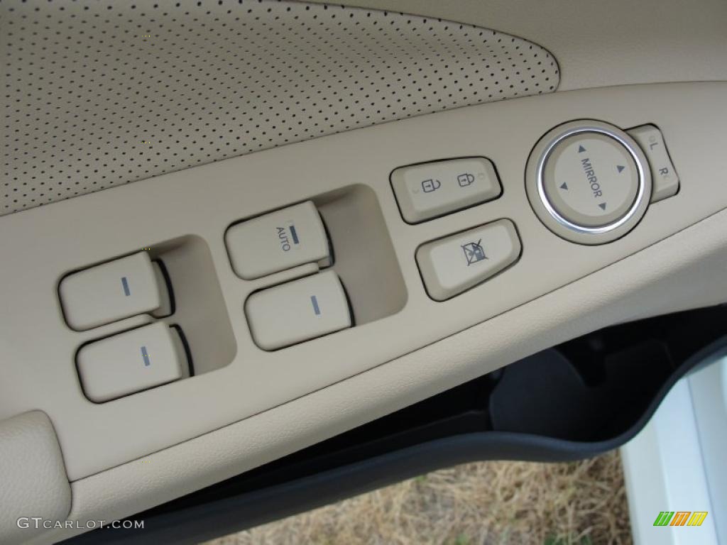 2011 Hyundai Sonata Hybrid Controls Photo #48477363