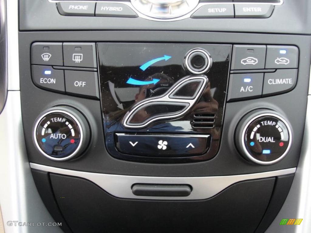 2011 Hyundai Sonata Hybrid Controls Photo #48477477