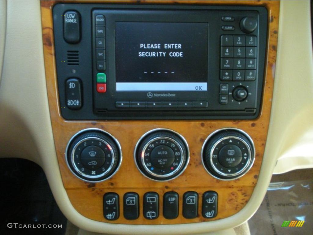 2003 Mercedes-Benz ML 500 4Matic Controls Photo #48478284