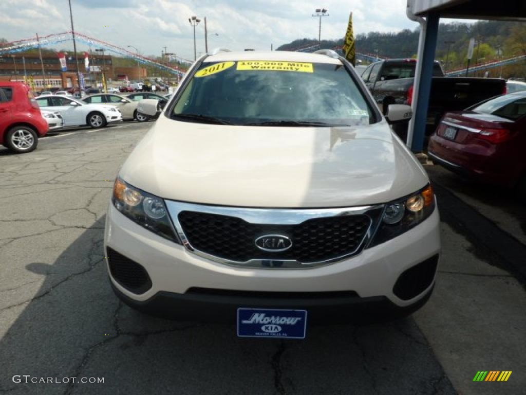 2011 Sorento LX V6 AWD - White Sand Beige / Beige photo #4