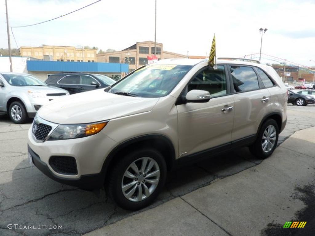 2011 Sorento LX V6 AWD - White Sand Beige / Beige photo #5