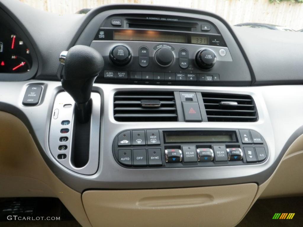 2009 Honda Odyssey EX Controls Photo #48478344