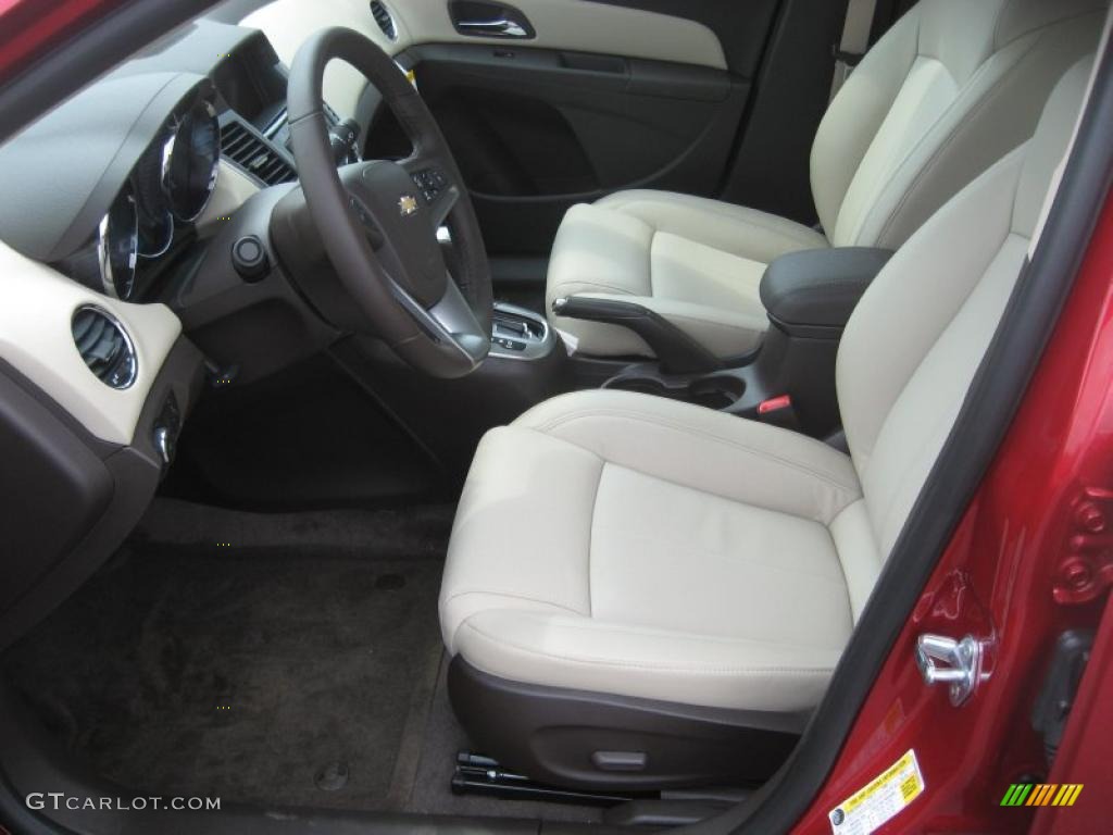 Cocoa/Light Neutral Leather Interior 2011 Chevrolet Cruze LTZ/RS Photo #48478773