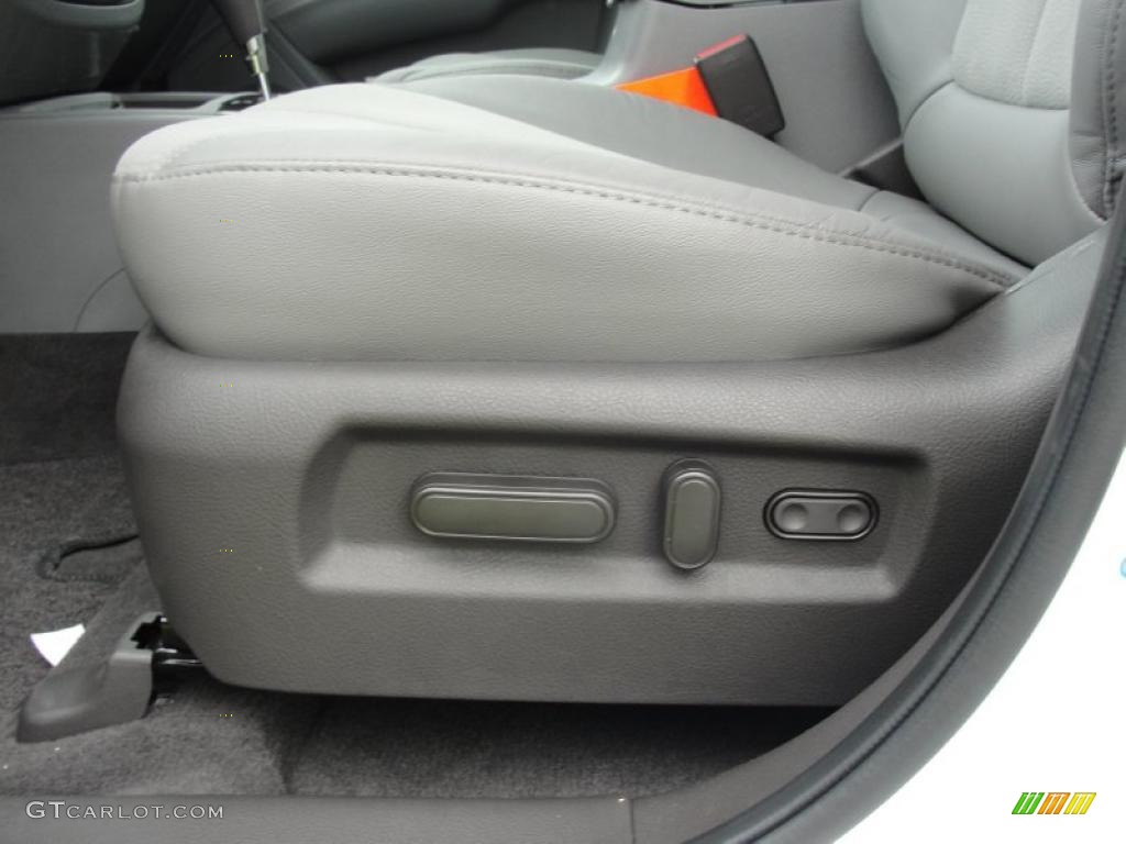 2011 Hyundai Santa Fe SE Controls Photo #48479232