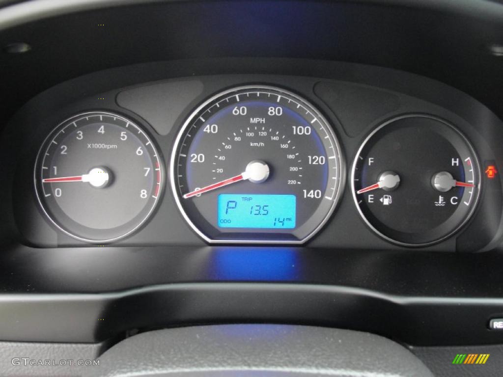 2011 Hyundai Santa Fe SE Gauges Photo #48479370