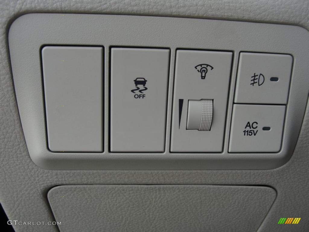 2011 Hyundai Santa Fe Limited Controls Photo #48479928