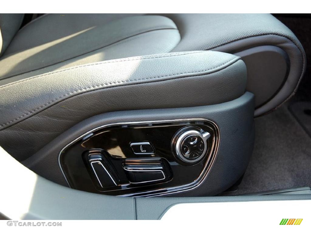 2011 Audi A8 4.2 FSI quattro Controls Photo #48483000