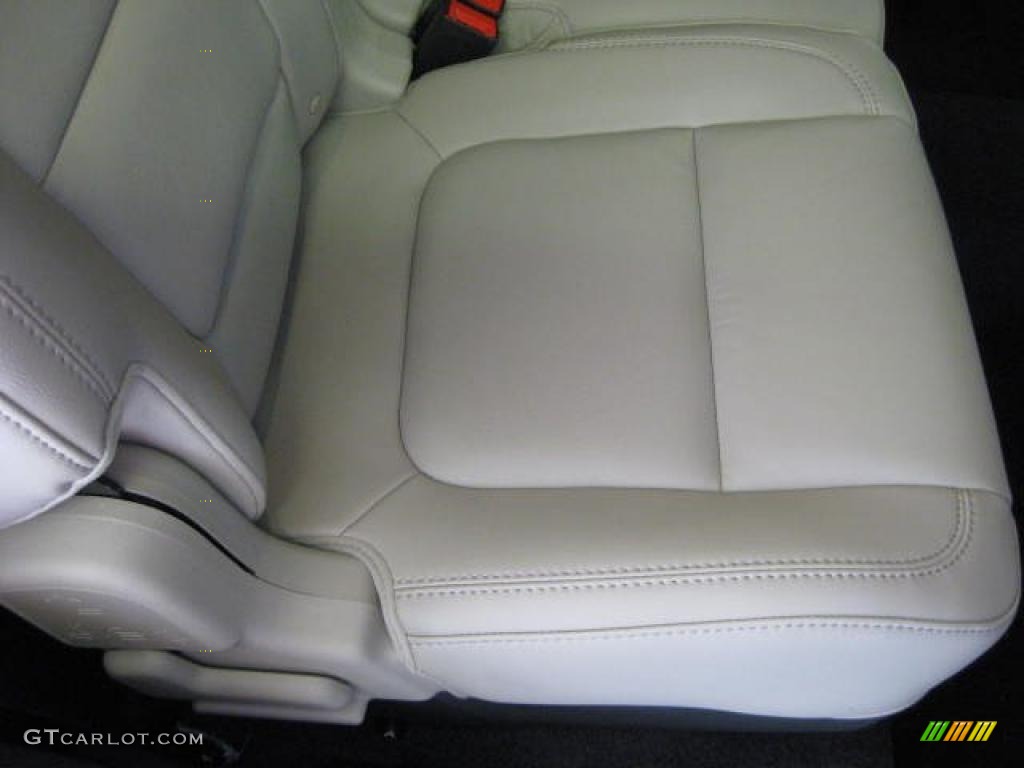 2011 Explorer XLT 4WD - White Platinum Tri-Coat / Medium Light Stone photo #27