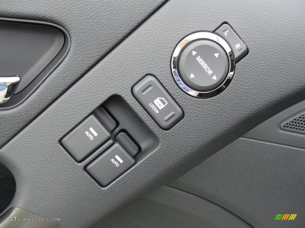 2011 Hyundai Genesis Coupe 2.0T Controls Photo #48483756