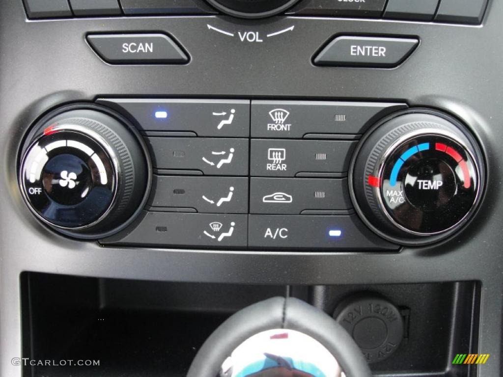 2011 Hyundai Genesis Coupe 2.0T Controls Photo #48483861