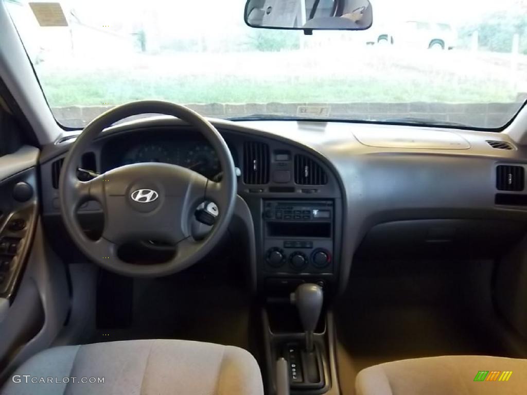 2004 Elantra GLS Sedan - Hazelnut / Beige photo #25