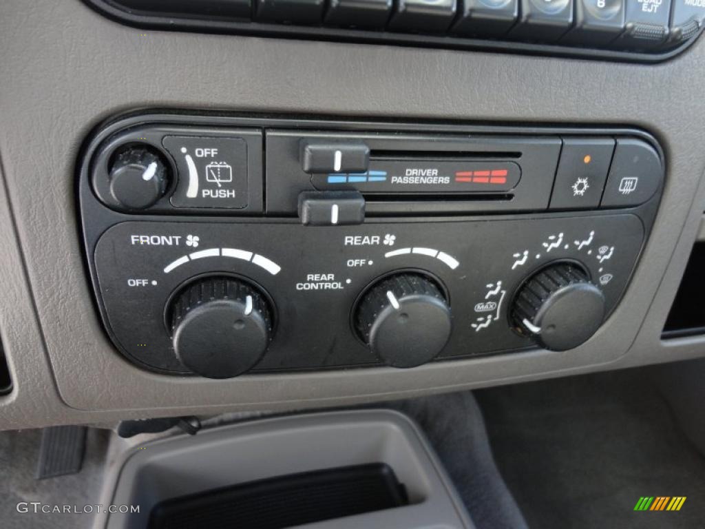 2003 Dodge Durango SLT Controls Photo #48485301