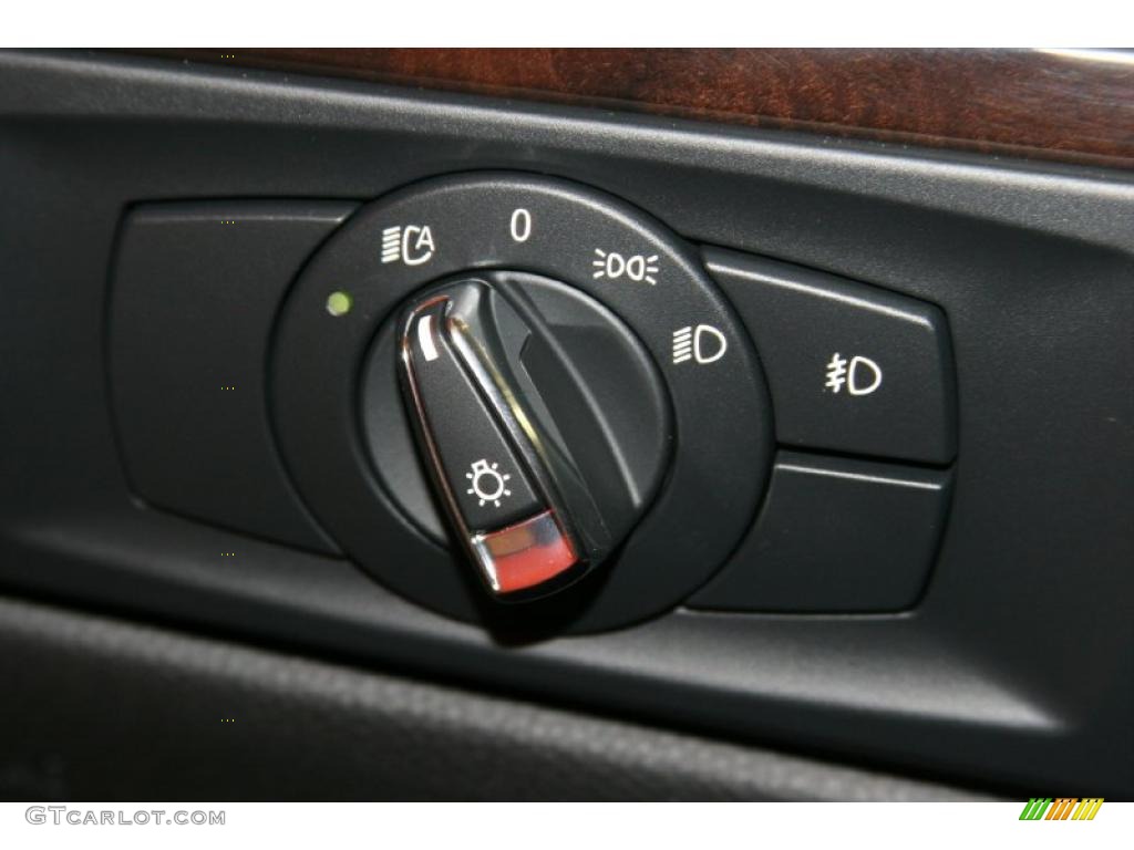 2011 BMW 3 Series 328i Convertible Controls Photo #48487041