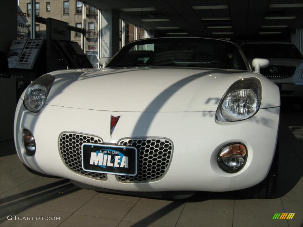 2006 Solstice Roadster - Pure White / Ebony photo #1