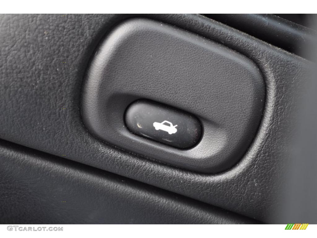 2002 Chevrolet Corvette Z06 Controls Photo #48487560