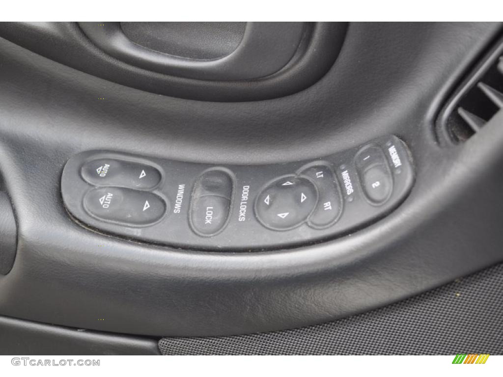 2002 Chevrolet Corvette Z06 Controls Photo #48487572