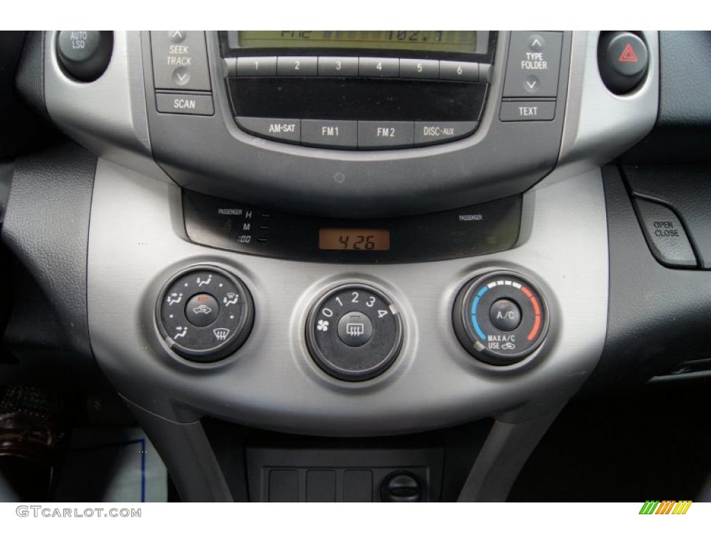 2008 Toyota RAV4 Sport Controls Photo #48488380