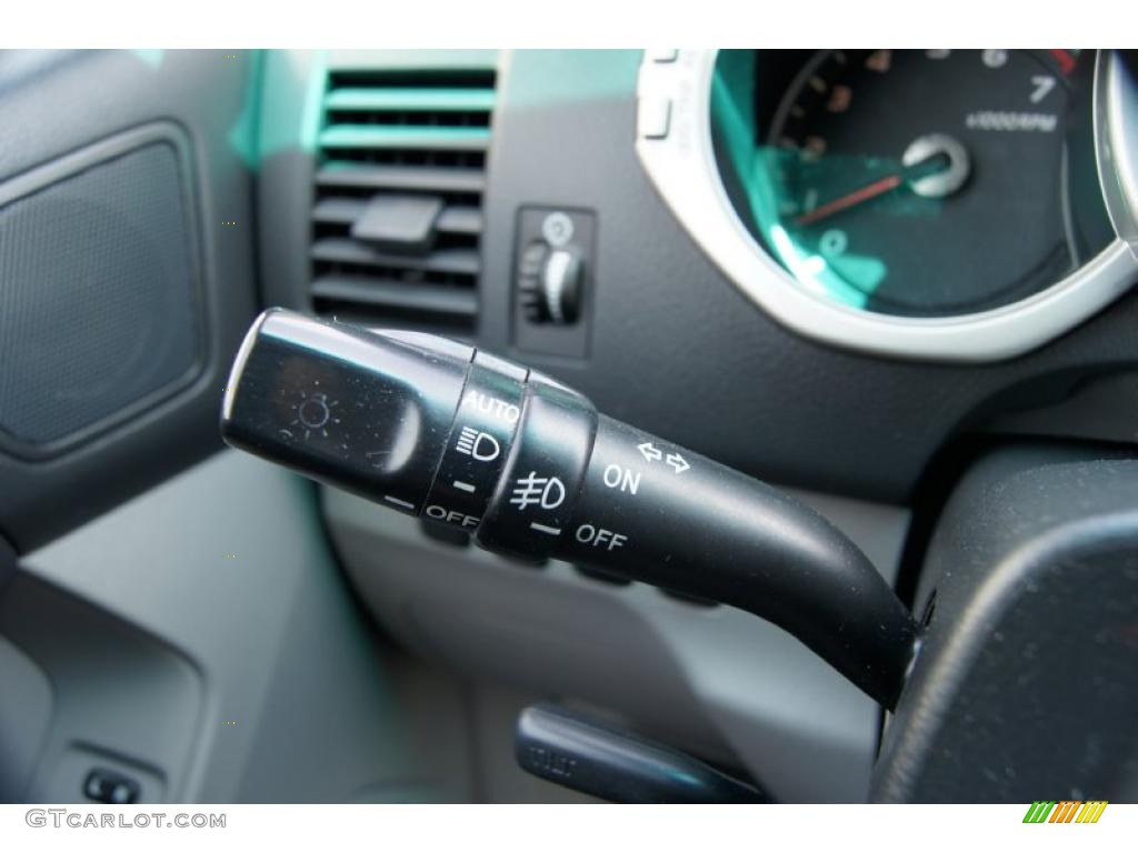 2004 Toyota 4Runner Limited 4x4 Controls Photo #48488833