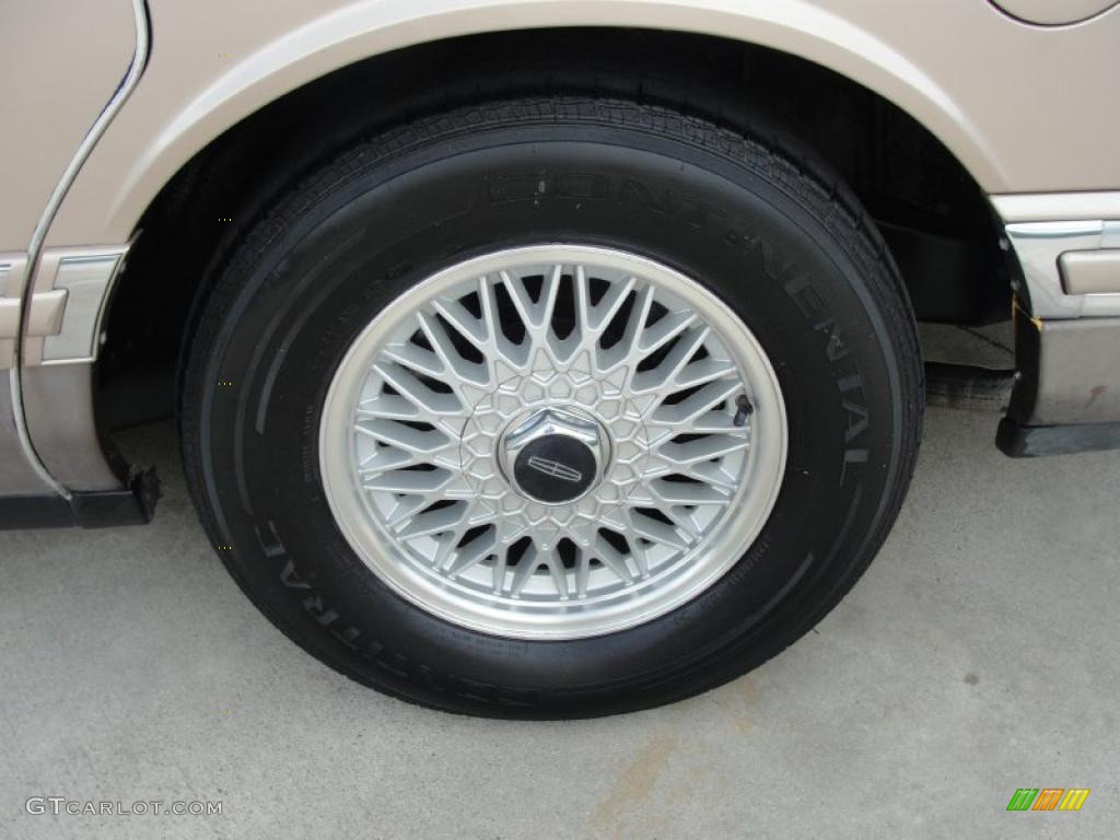 1993 Lincoln Town Car Signature Wheel Photo #48492268