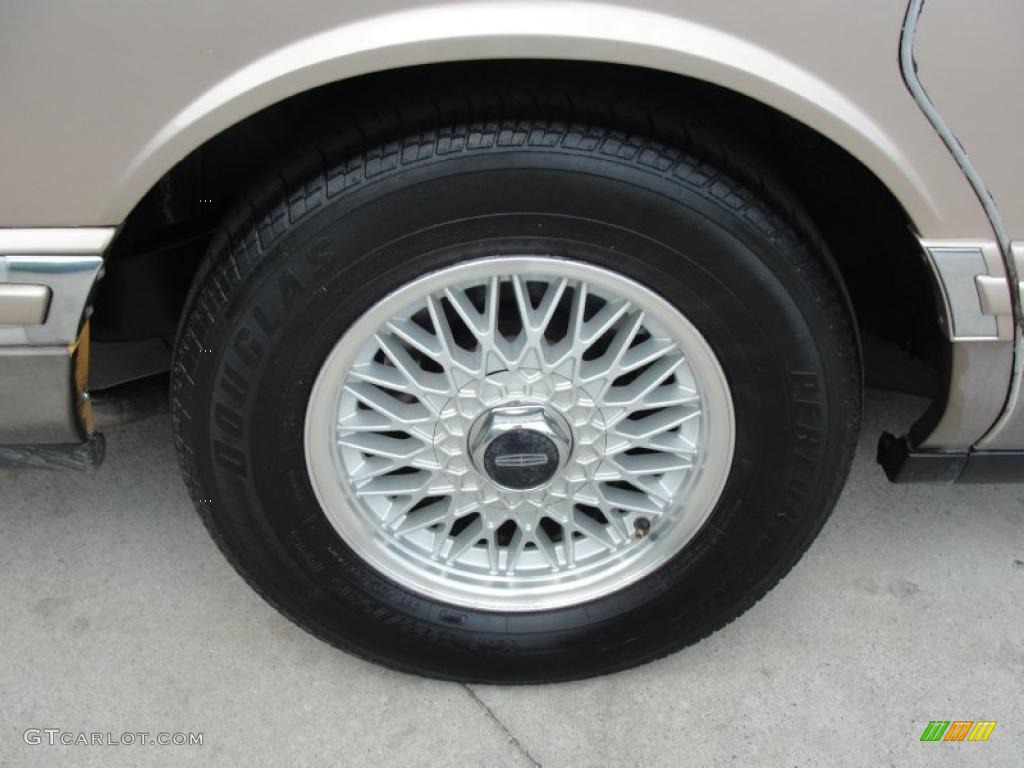 1993 Lincoln Town Car Signature Wheel Photo #48492280
