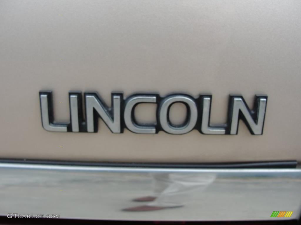 1993 Lincoln Town Car Signature Marks and Logos Photo #48492340