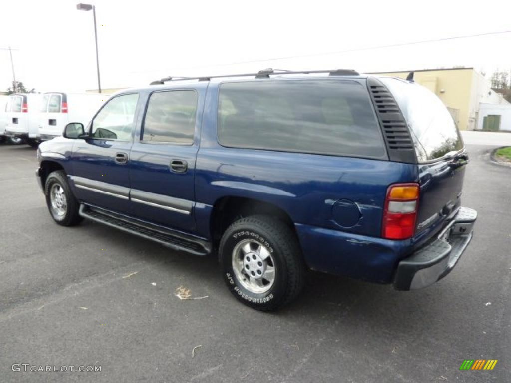 2003 Suburban 1500 4x4 - Indigo Blue Metallic / Tan/Neutral photo #4
