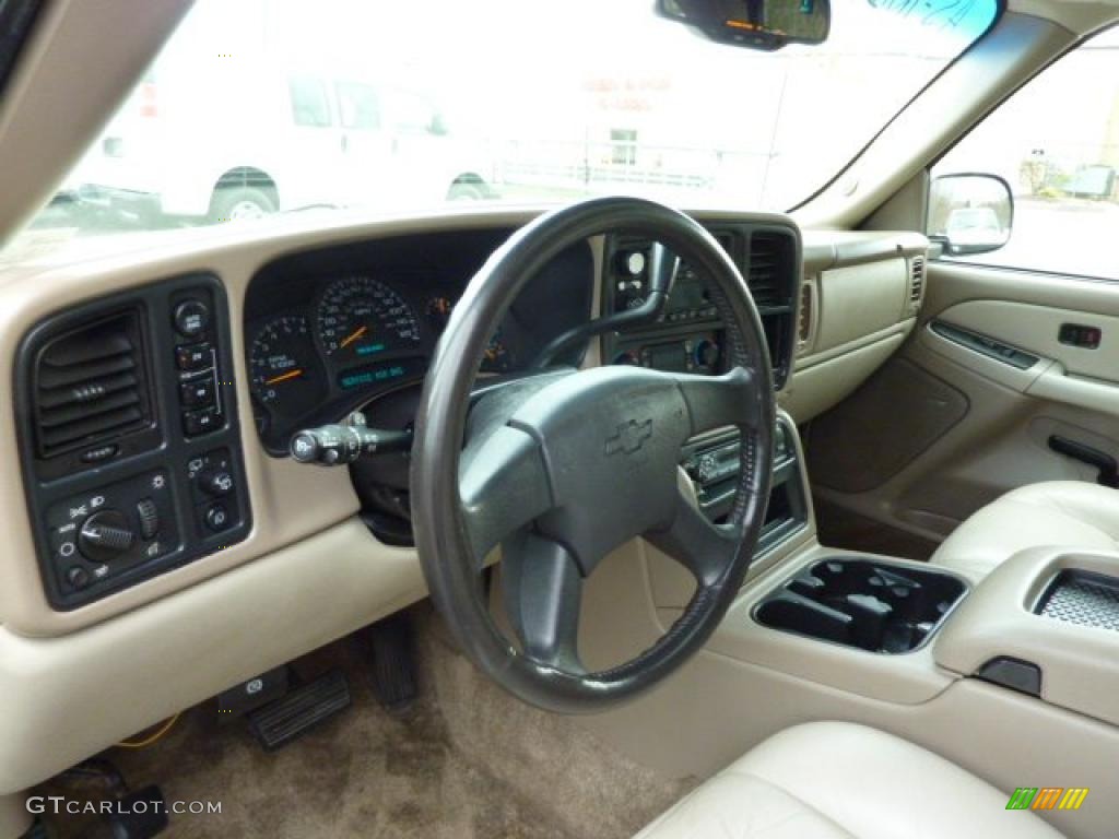 2003 Suburban 1500 4x4 - Indigo Blue Metallic / Tan/Neutral photo #8