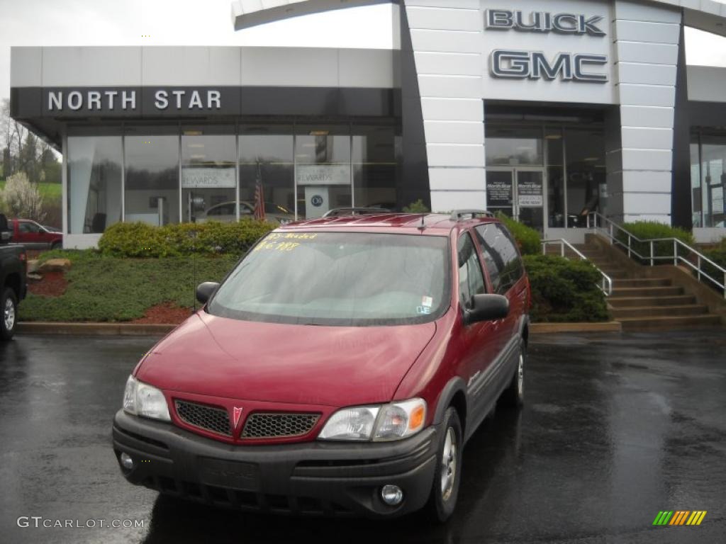 2004 Montana  - Sport Red Metallic / Gray photo #1