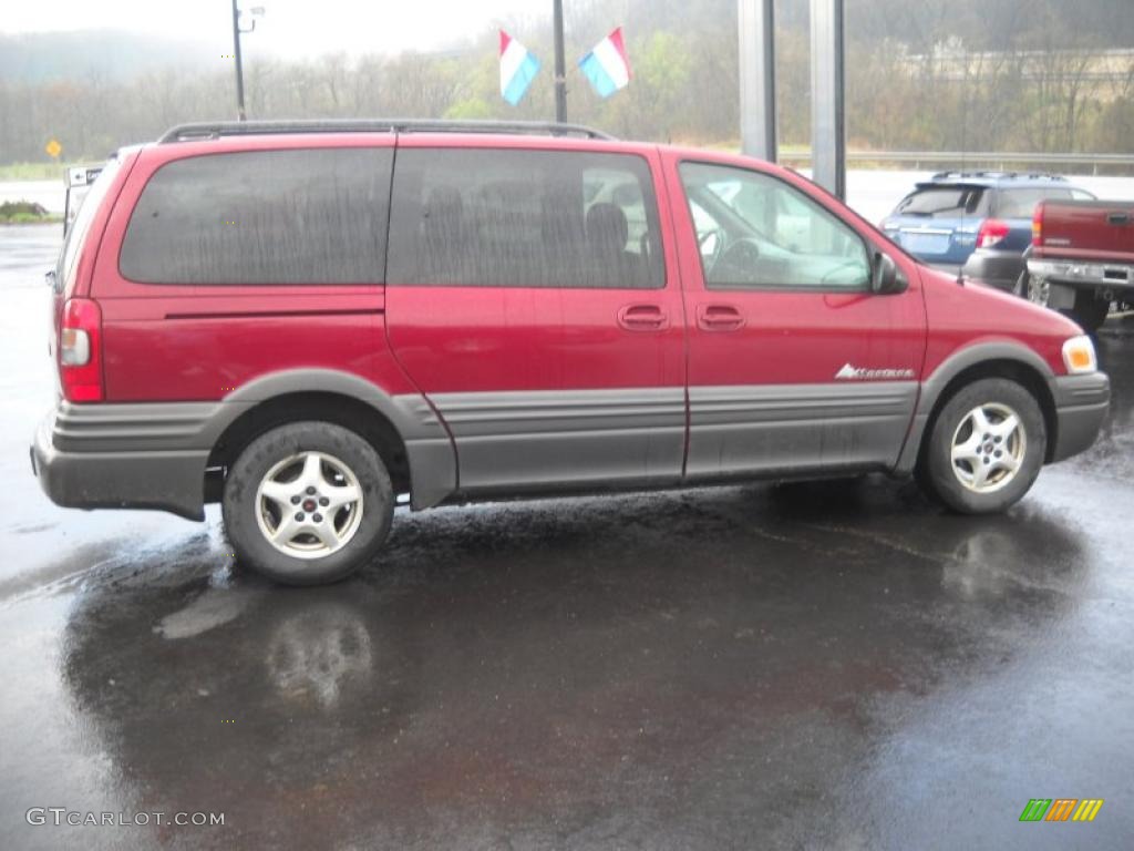 2004 Montana  - Sport Red Metallic / Gray photo #3