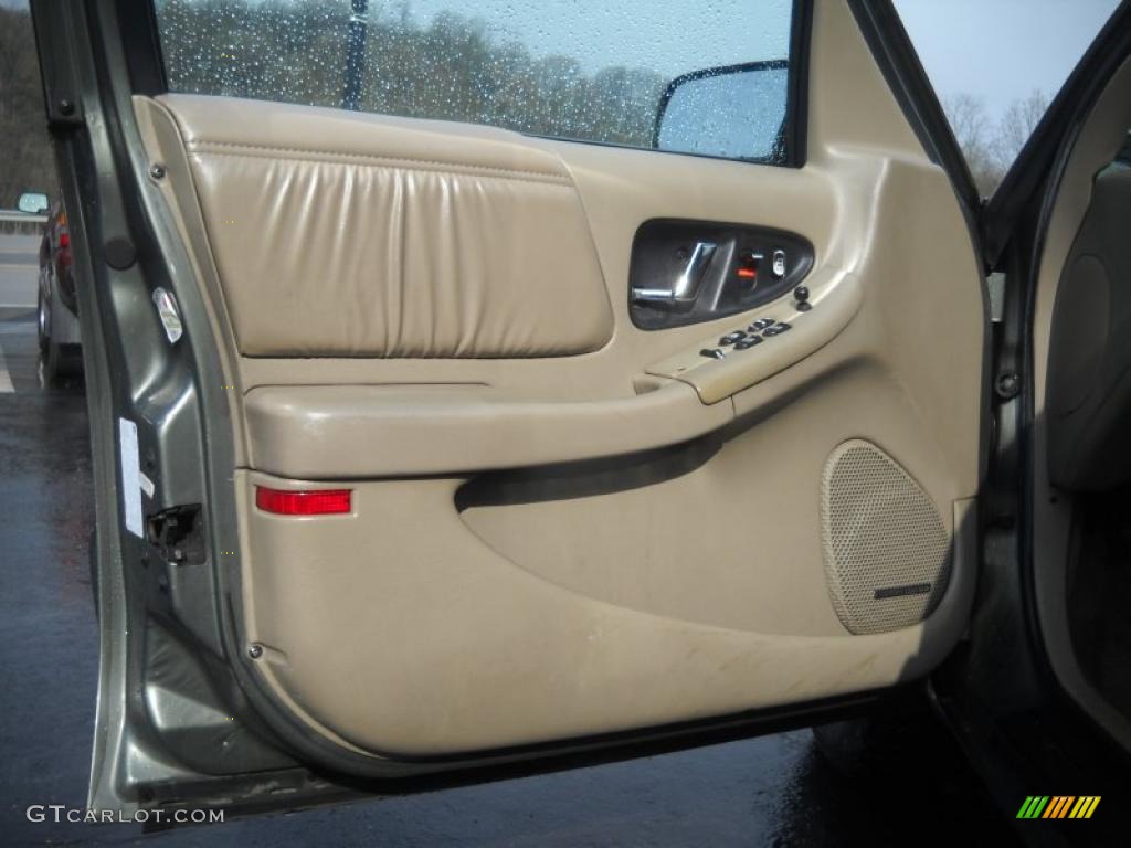 1996 Buick Regal Custom Sedan Beige Door Panel Photo #48495331