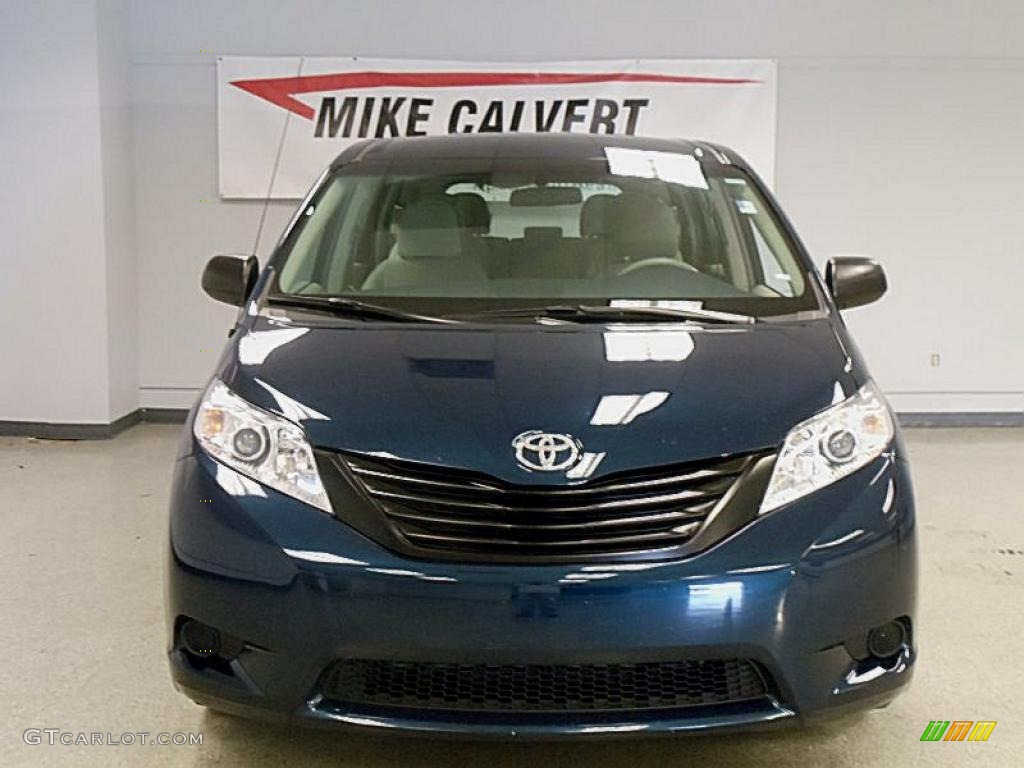 2011 Sienna V6 - South Pacific Blue Pearl / Bisque photo #2