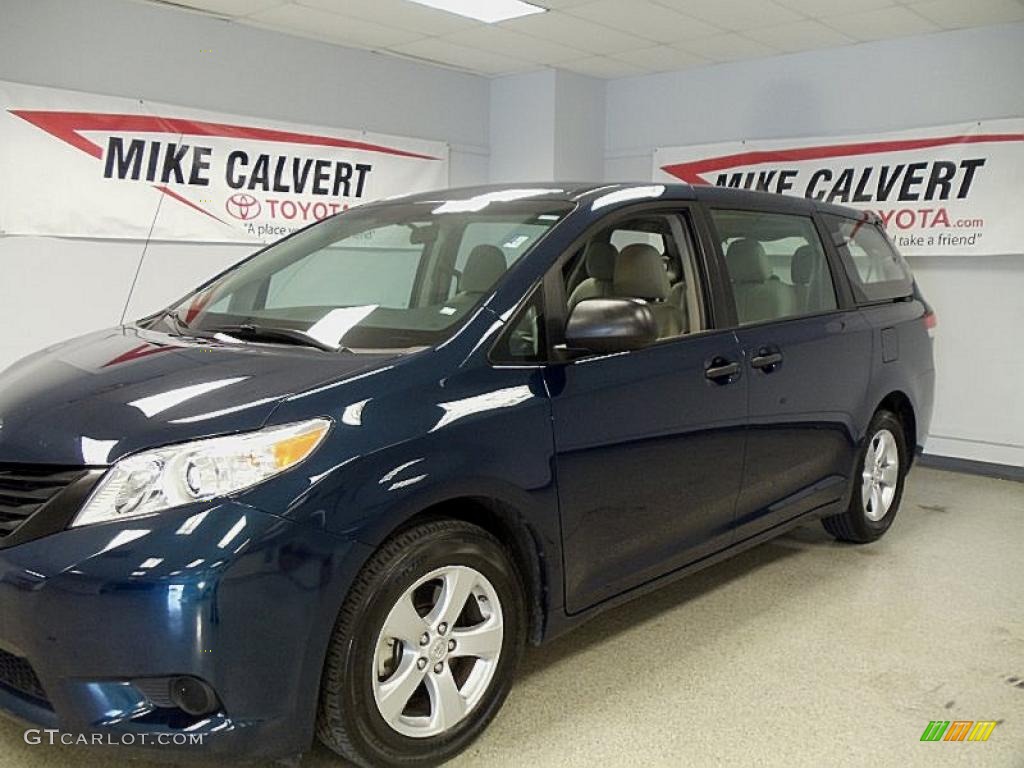 2011 Sienna V6 - South Pacific Blue Pearl / Bisque photo #8