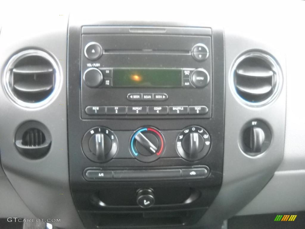 2004 F150 XLT Regular Cab 4x4 - Medium Wedgewood Blue Metallic / Medium/Dark Flint photo #17