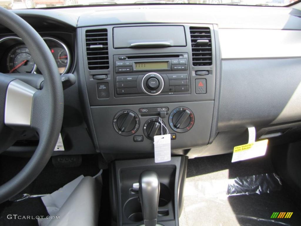 2011 Nissan Versa 1.8 S Hatchback Controls Photo #48496498