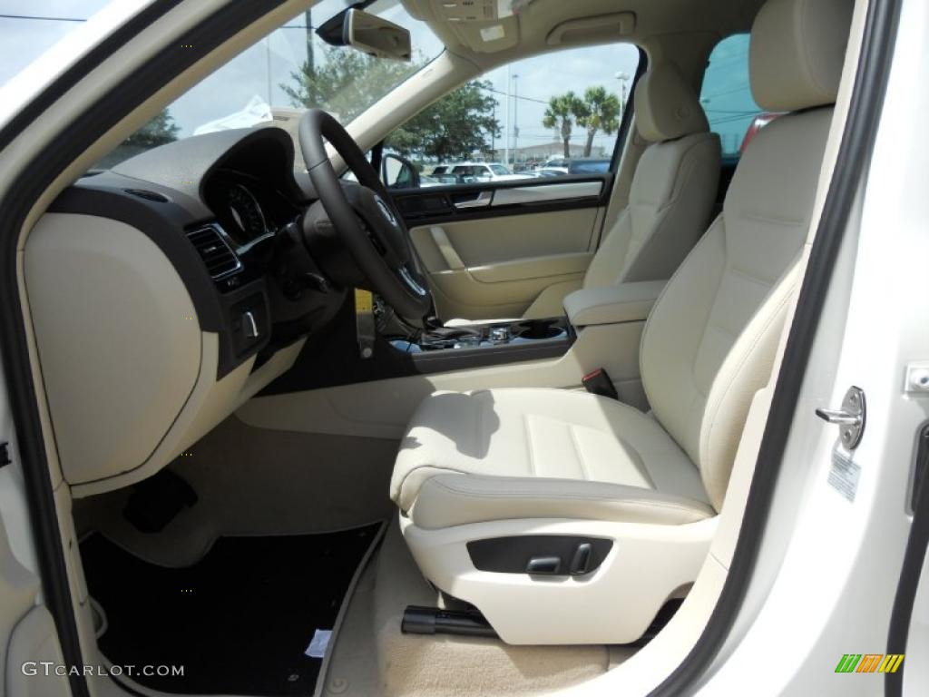 Cornsilk Beige Interior 2011 Volkswagen Touareg VR6 FSI Sport 4XMotion Photo #48497125