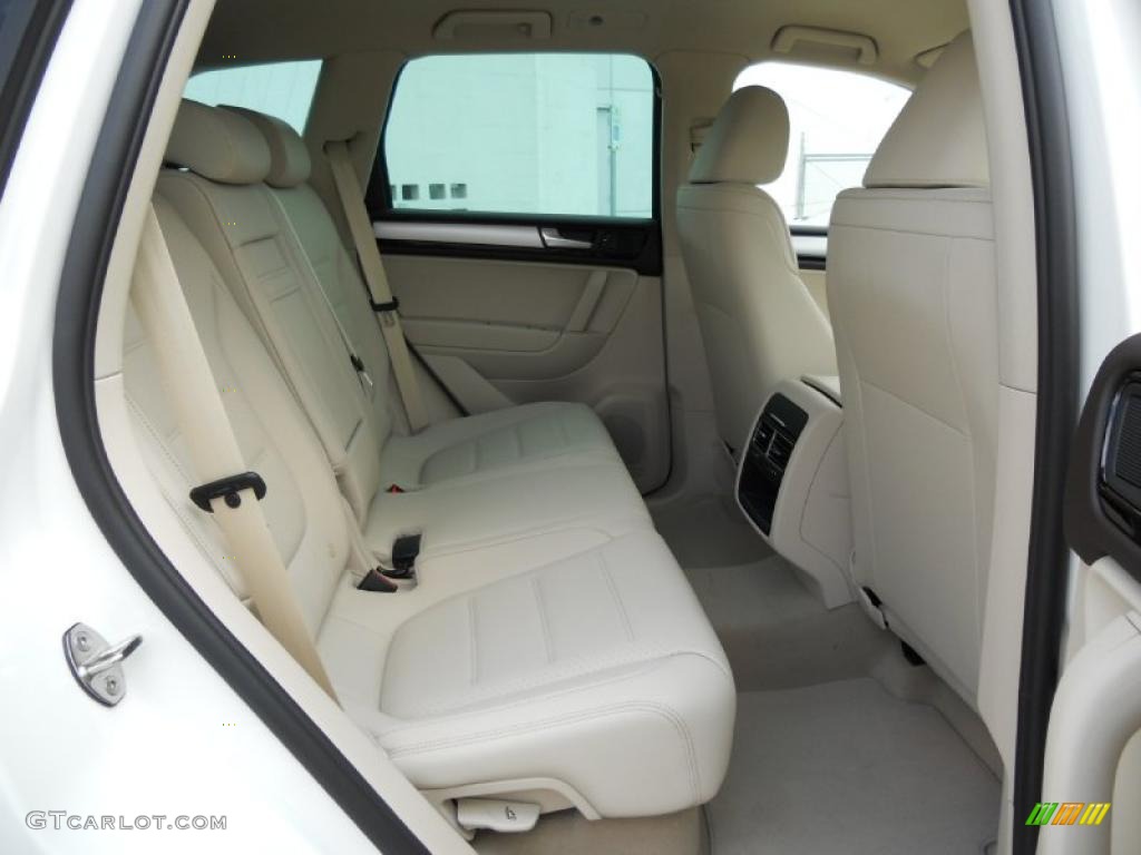 Cornsilk Beige Interior 2011 Volkswagen Touareg VR6 FSI Sport 4XMotion Photo #48497149