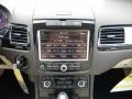 2011 Volkswagen Touareg VR6 FSI Sport 4XMotion Controls