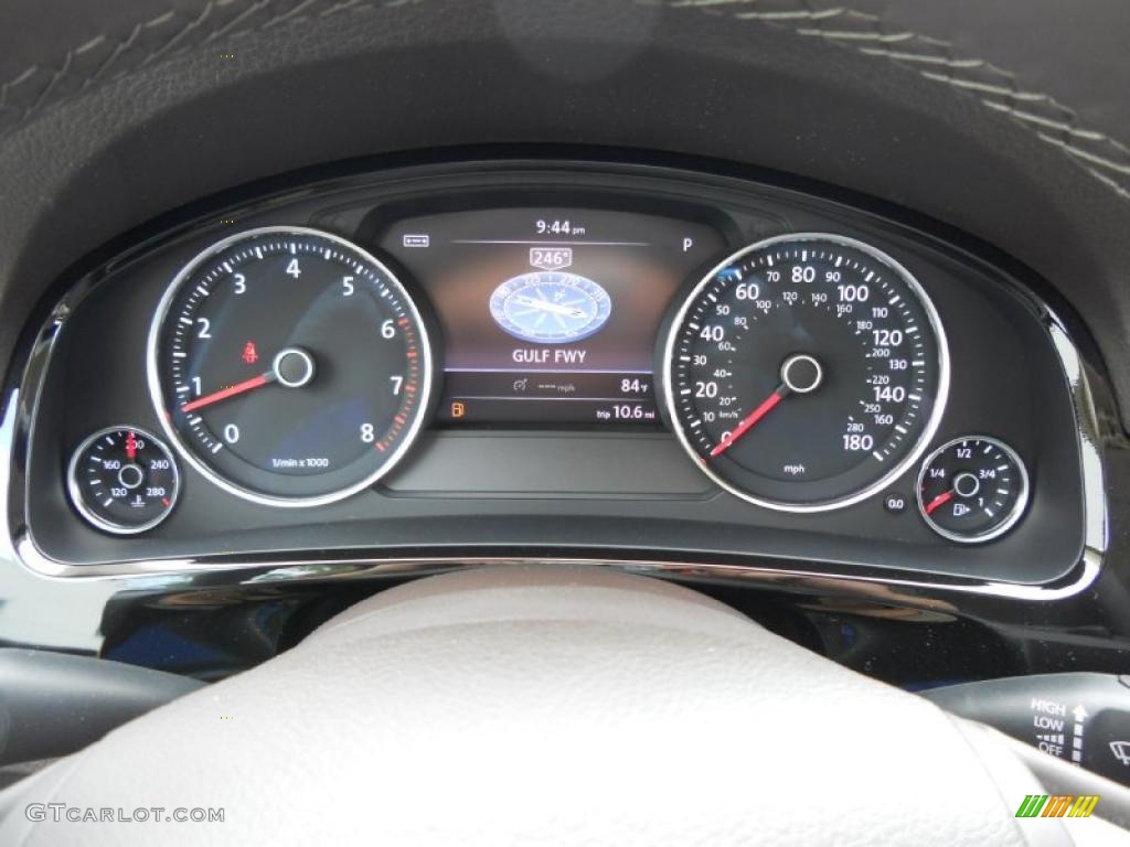 2011 Volkswagen Touareg VR6 FSI Sport 4XMotion Gauges Photos