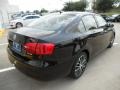 Black - Jetta SE Sedan Photo No. 7