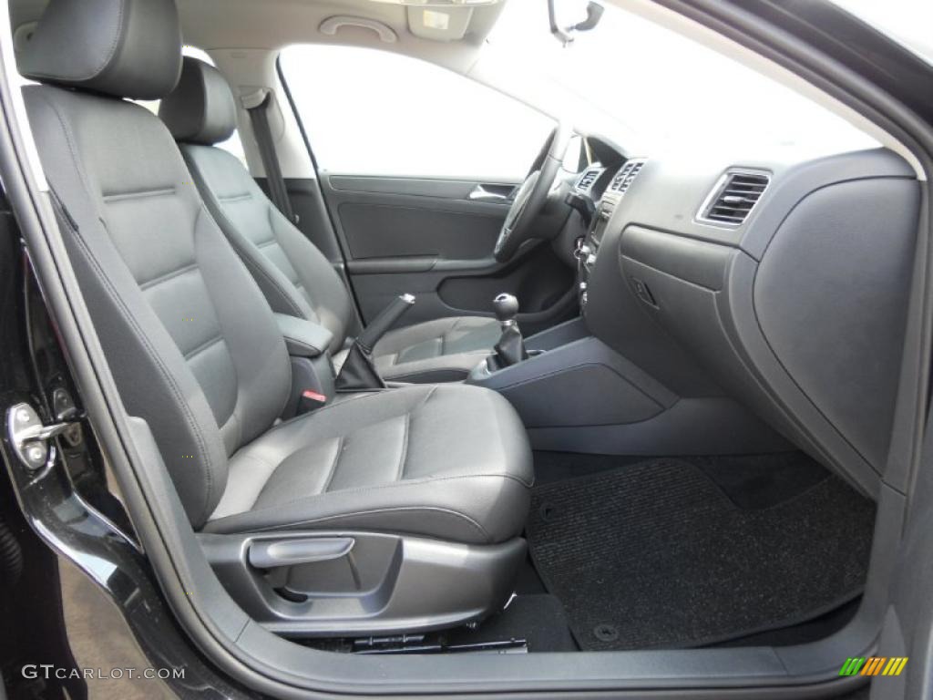Titan Black Interior 2011 Volkswagen Jetta SE Sedan Photo #48497971