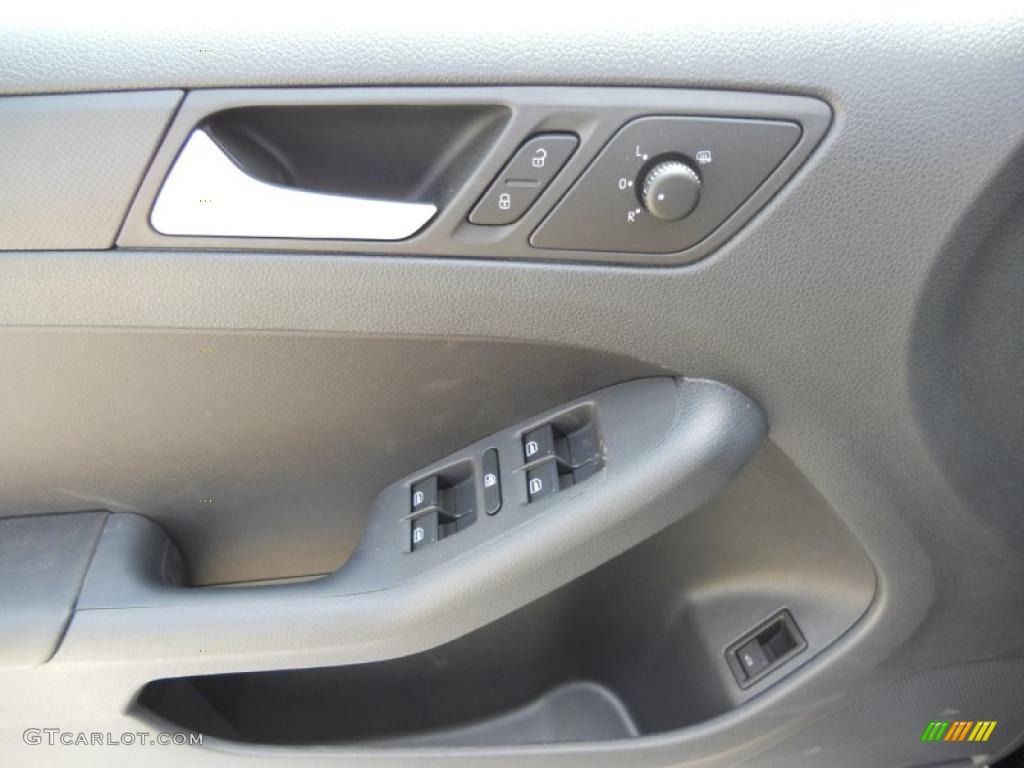 2011 Volkswagen Jetta SE Sedan Controls Photo #48498040
